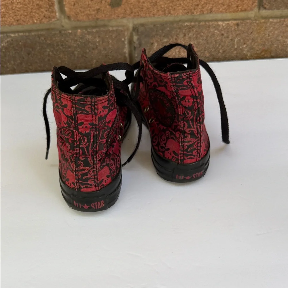 Converse Chuck Taylor All Stars Hi Skull Red and Black Kids High-Tops Size 13